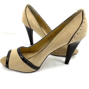 Ellen Tracy Nigel suede open toe heels size 9